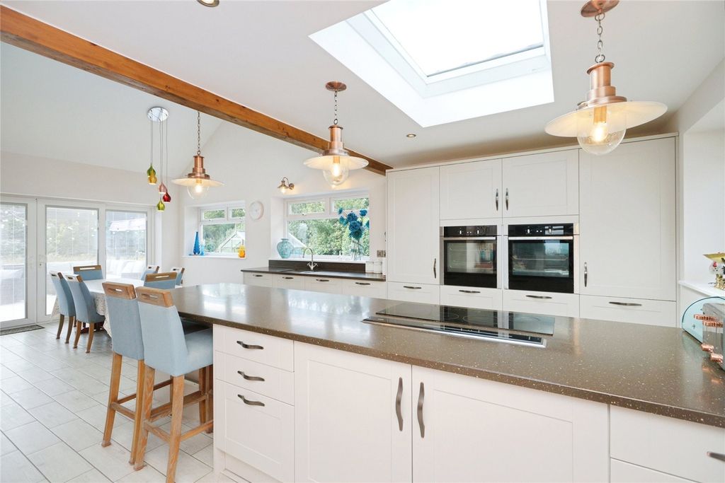 Property photo 2 of 47 Picture No. 92