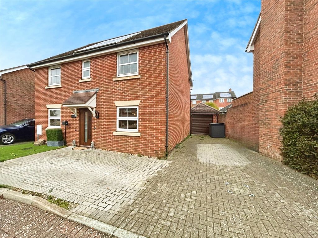 Property photo 3 of 21 Picture No. 24