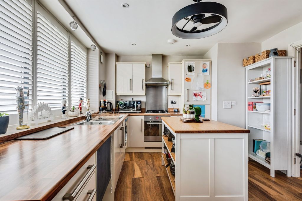 Property photo 3 of 19