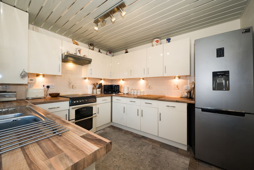 Property photo 2 of 20 _Dsc0207-3