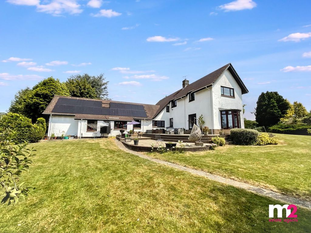 Property photo 2 of 19
