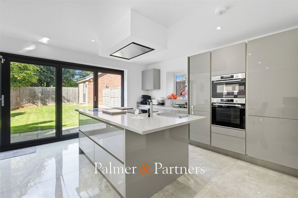 Property photo 3 of 35 Picture No. 21