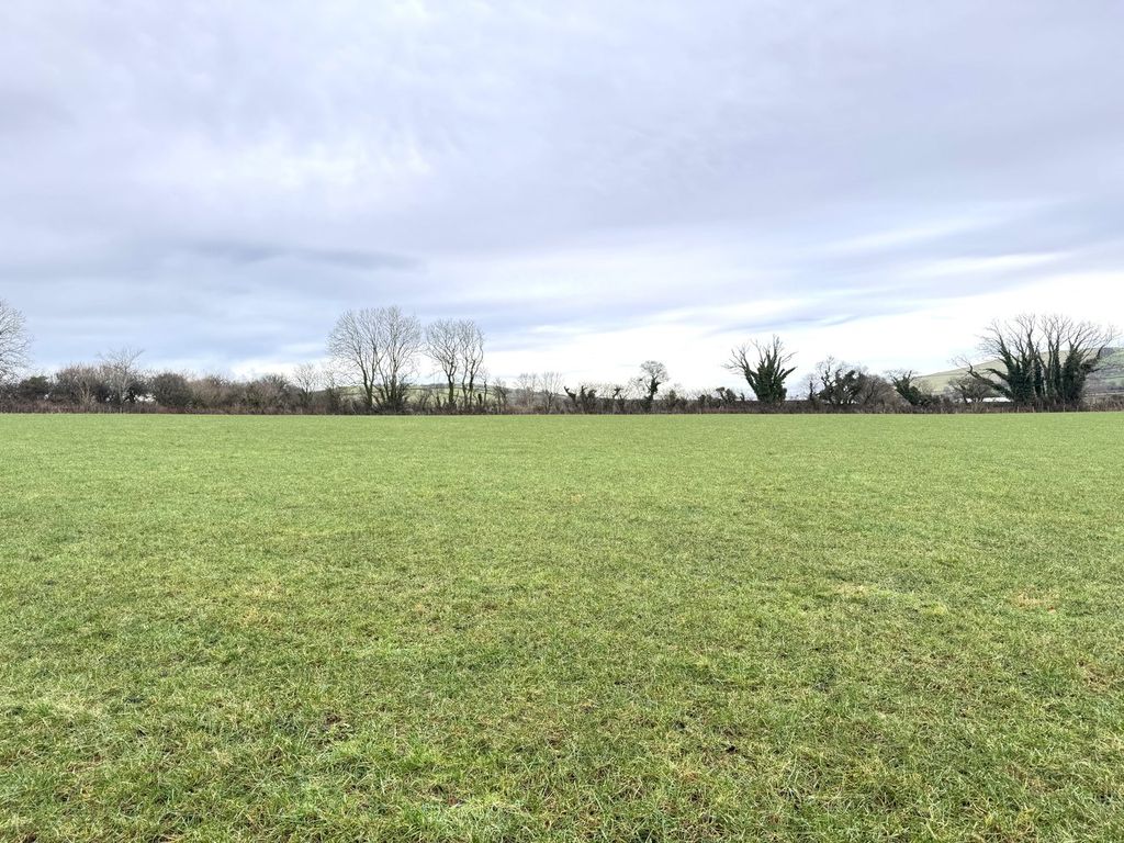 Property photo 2 of 8