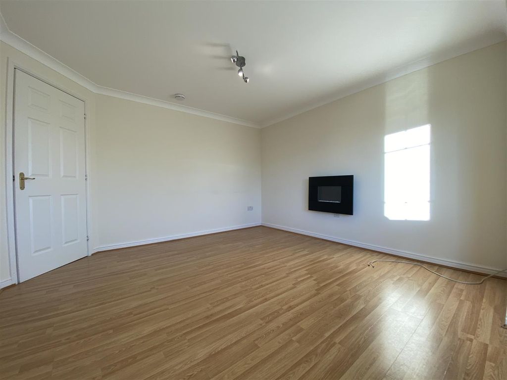 Additional image 4 of 2 bed flat to rentSimpson Square, Perth PH1