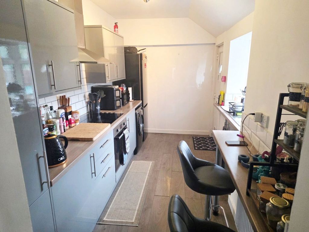 Property photo 2 of 14 Picture No. 02