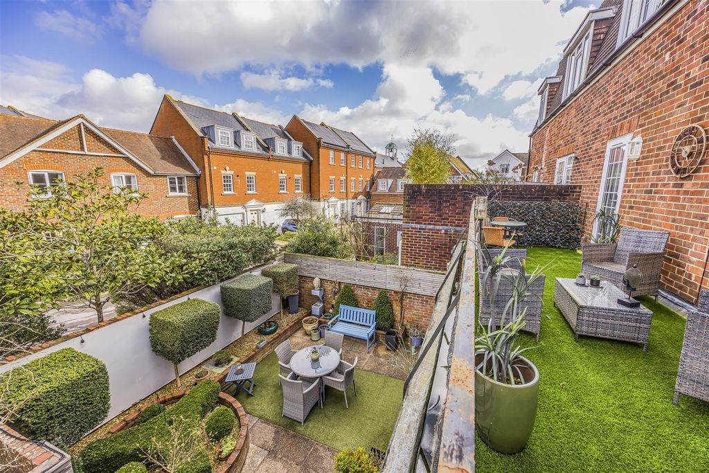 Property photo 3 of 29 9 Nile Street, Emsworth-Porticomarketing-Nexa-23.J
