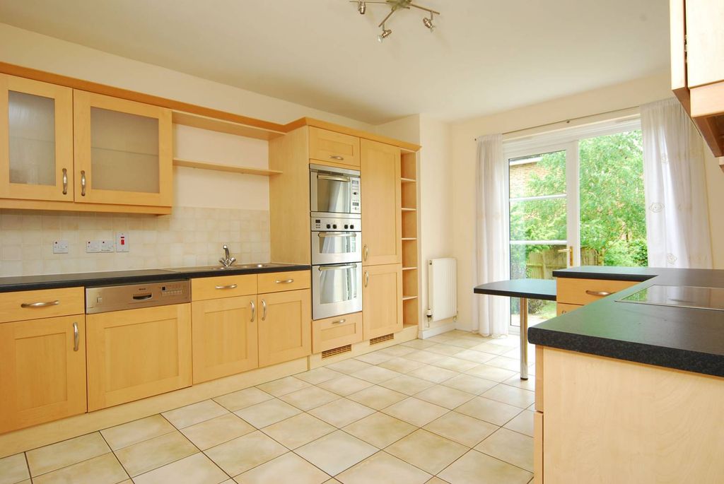 Property photo 3 of 26