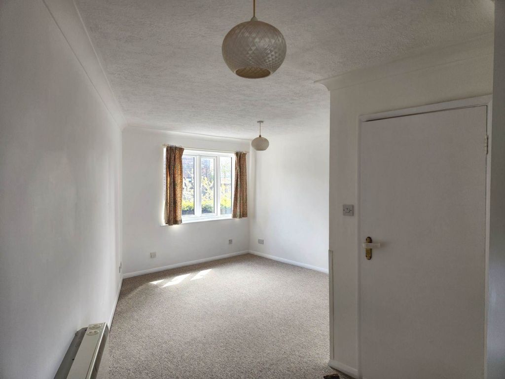 Property photo 2 of 4