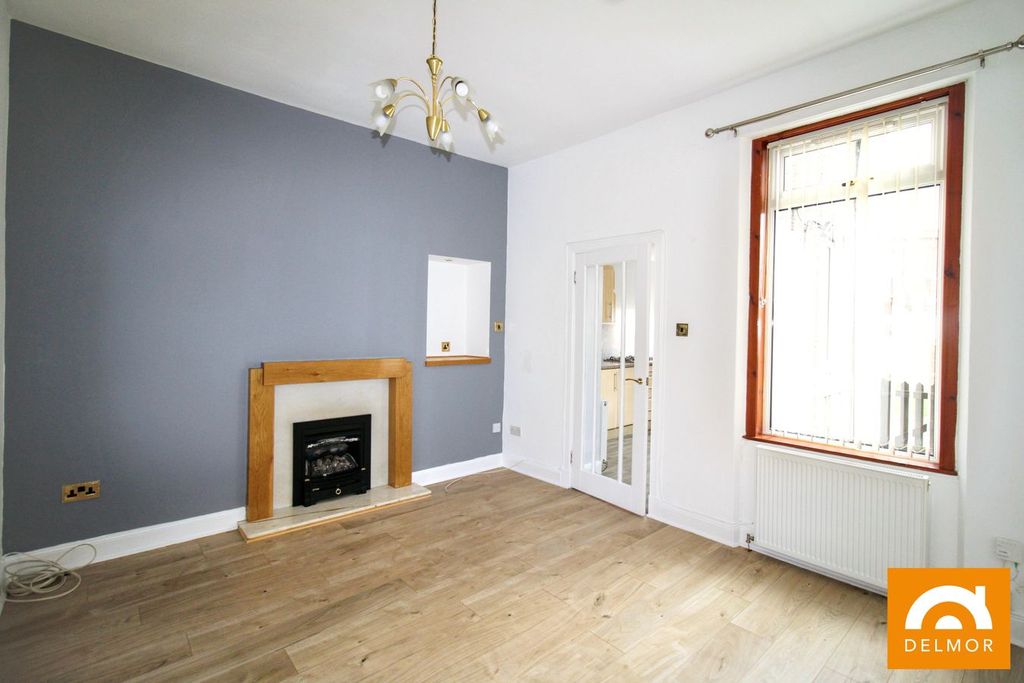 Property photo 2 of 12