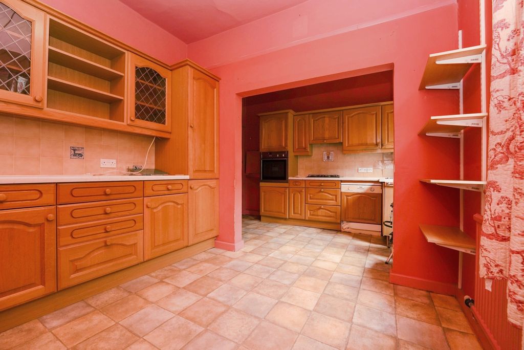 Property photo 3 of 14 Kitchen