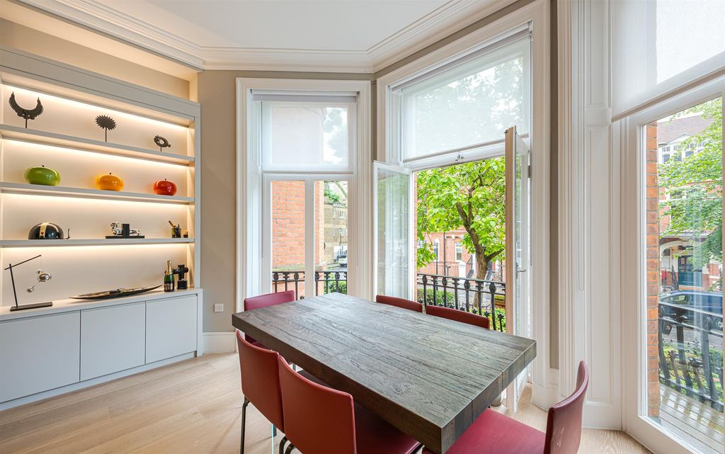 Property photo 1 of 16 Drayton Gardens 4_57-5-2. Low Res.Jpg