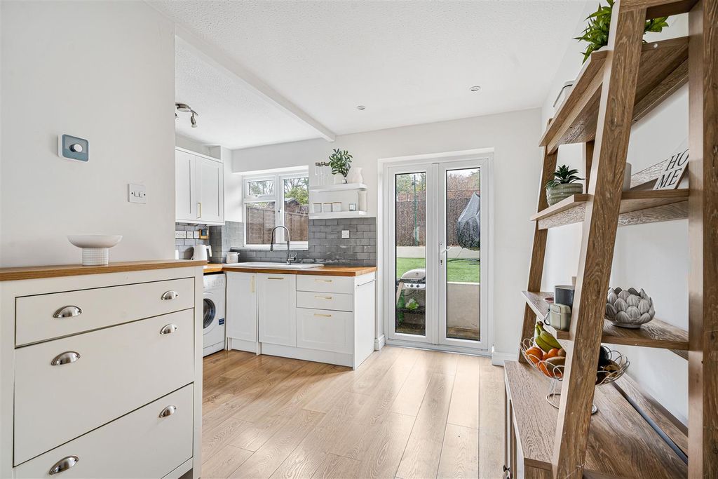 Property photo 3 of 14 5_70170.Jpg