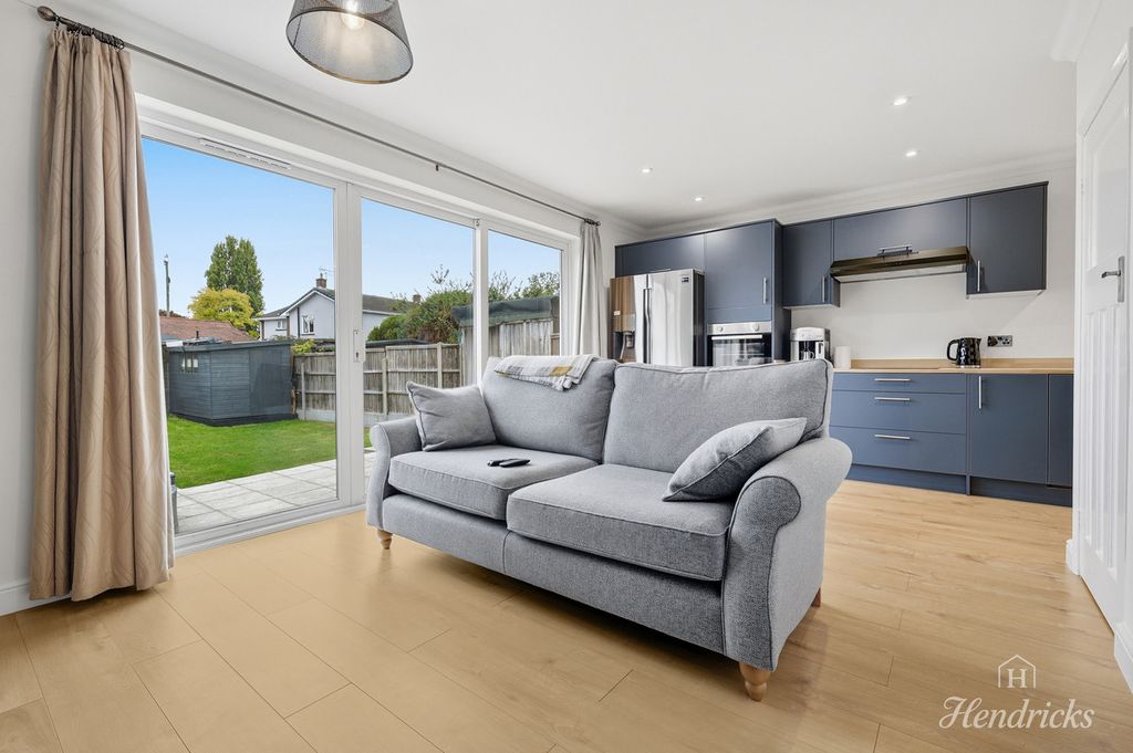 Property photo 3 of 24