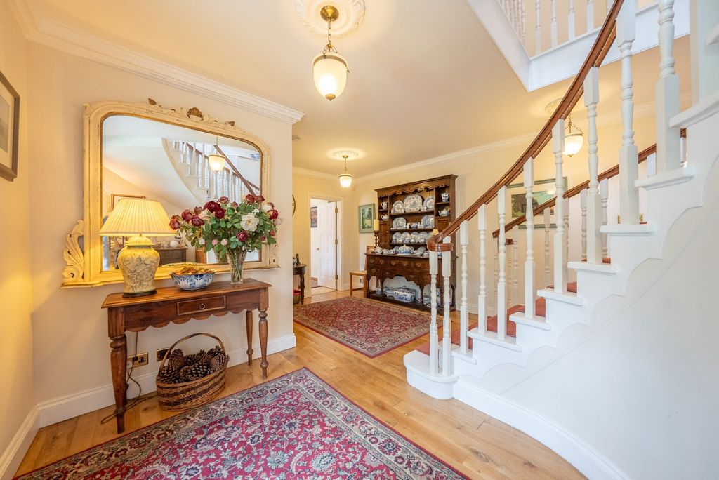 Property photo 2 of 48