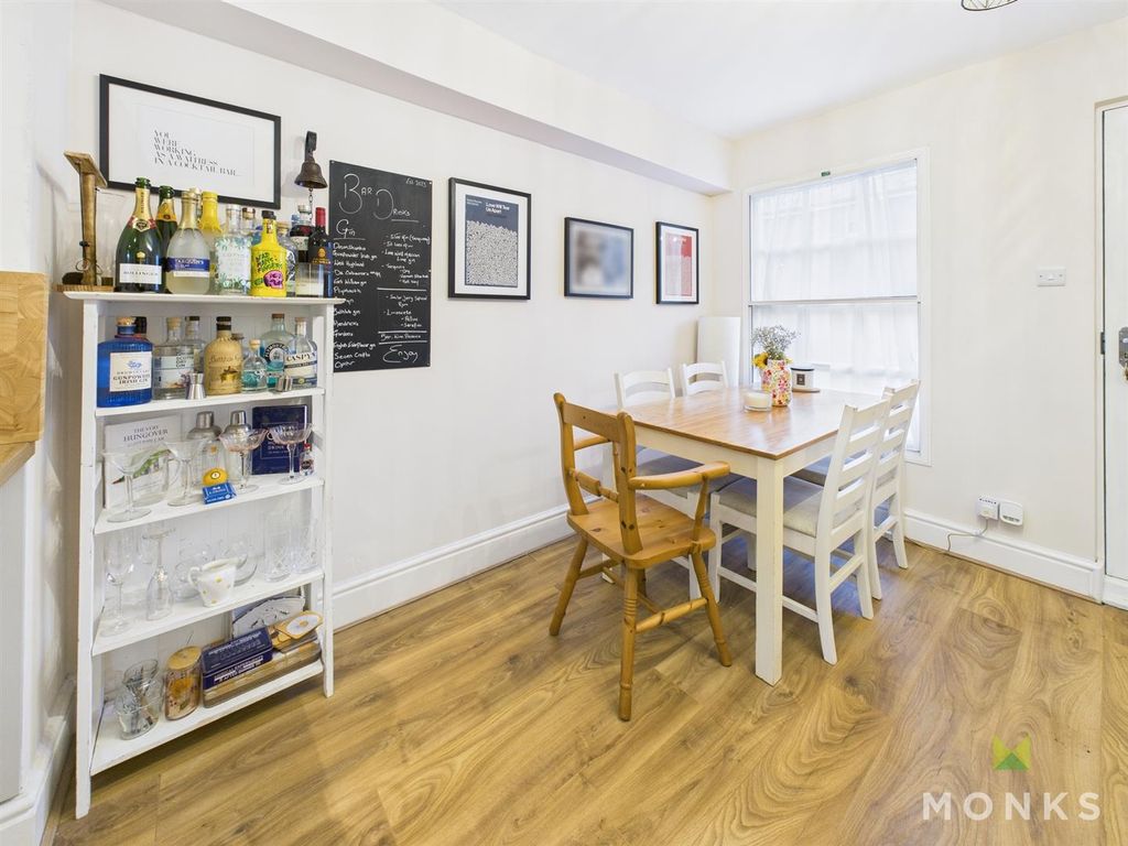 Property photo 3 of 17 Cam05160G0-Pr0056-Still002.Jpg