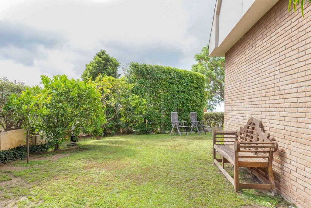Property photo 2 of 53