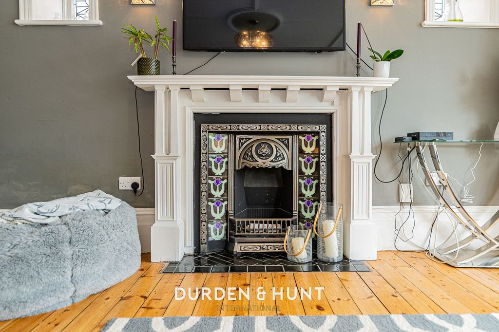 Property photo 3 of 37