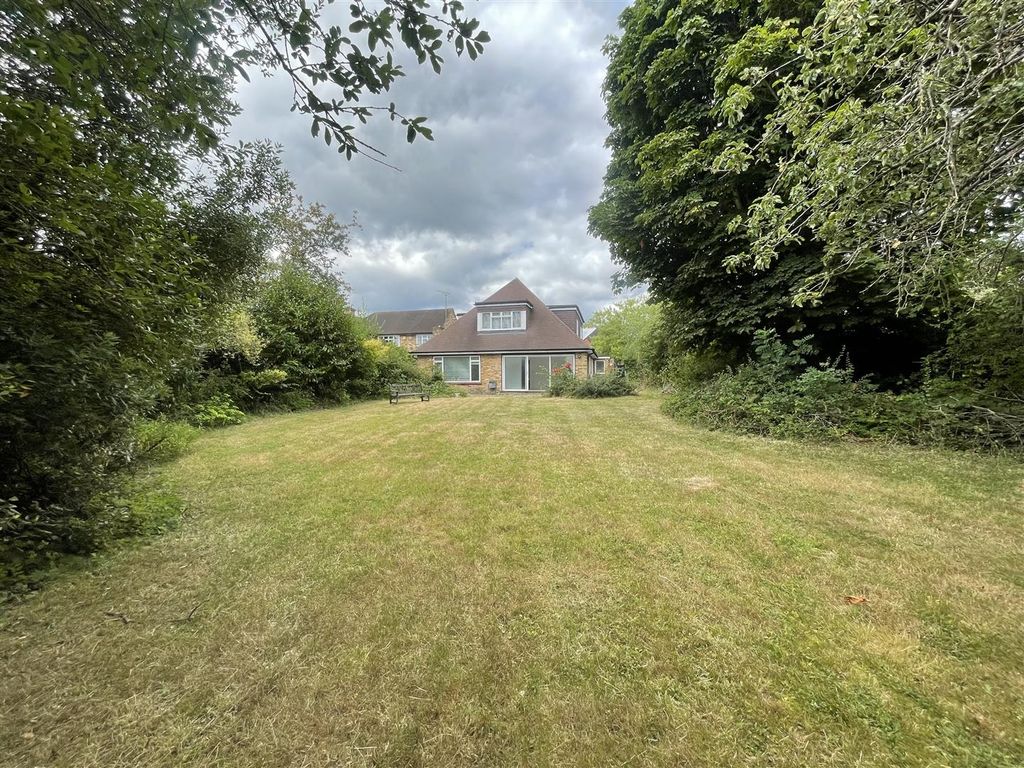 Property photo 3 of 11