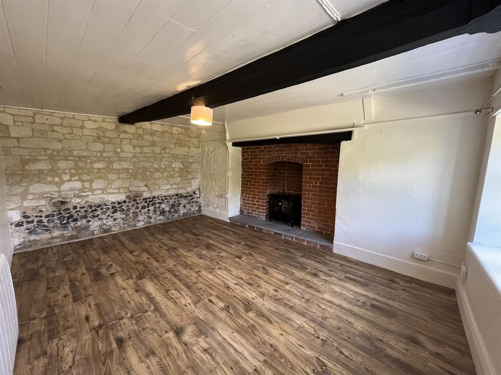 Property photo 2 of 28 Sitting Room