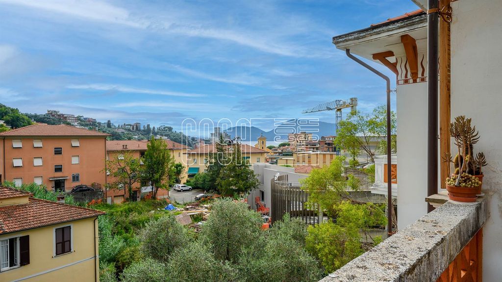 Property photo 2 of 31