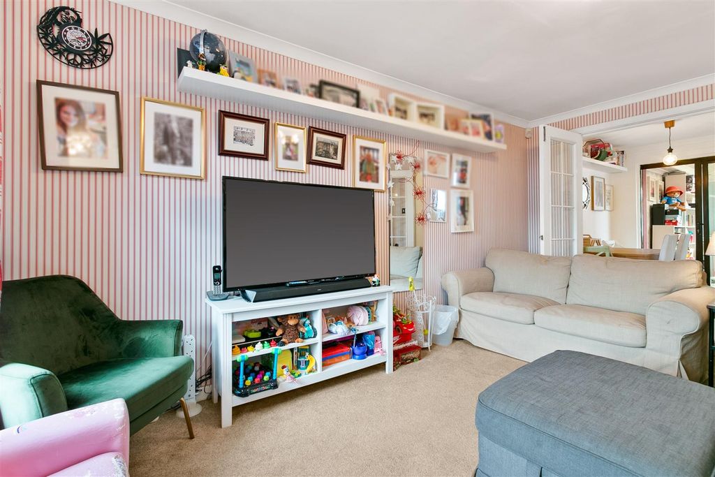 Property photo 2 of 23 Kilmore-5.Jpg