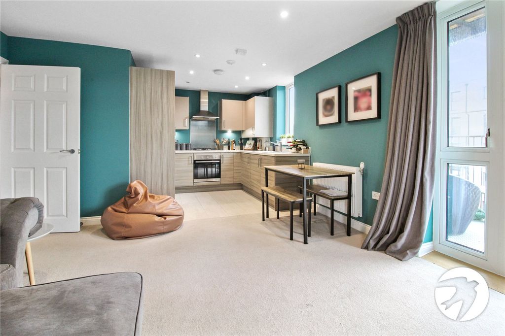 Property photo 3 of 10 Open Plan