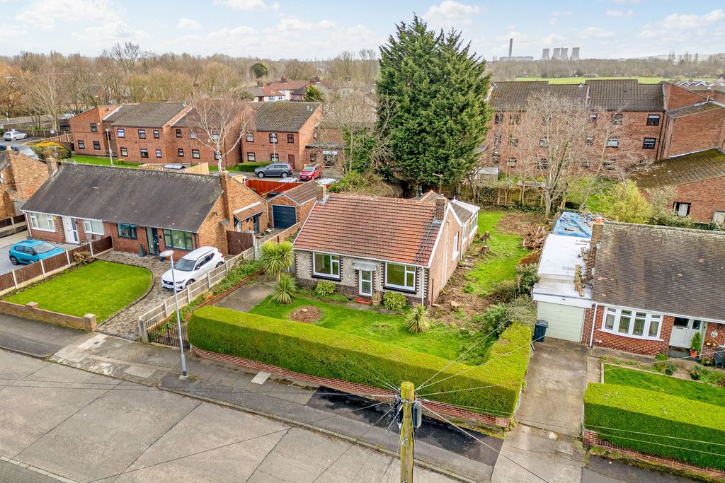 Property photo 1 of 18