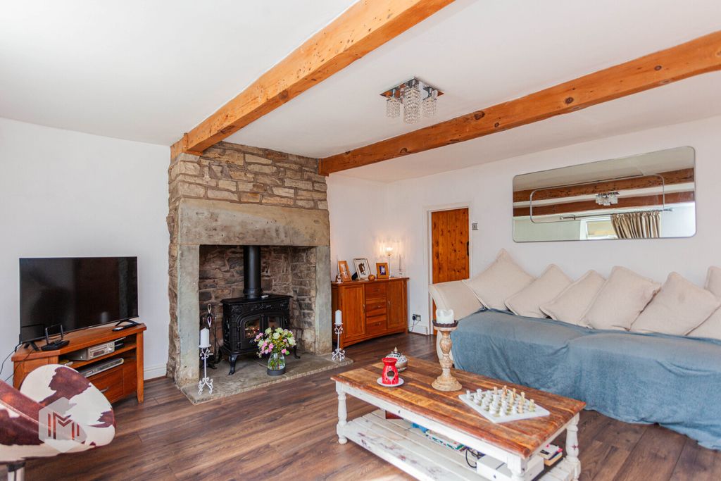 Property photo 2 of 19 Picture No. 35