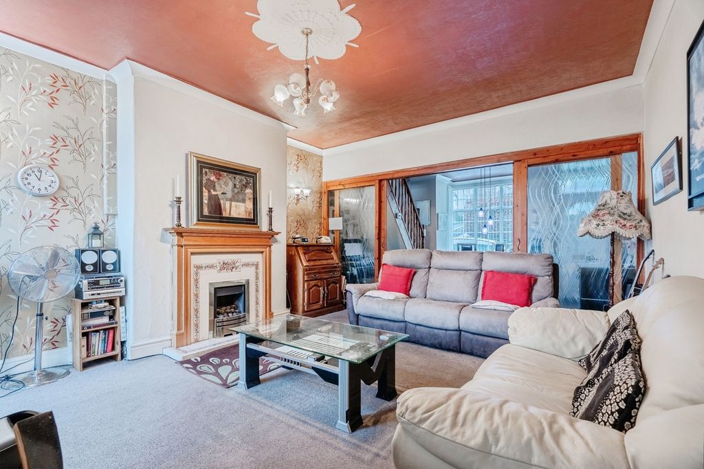 Property photo 1 of 15 Pbox-Img.Jpg