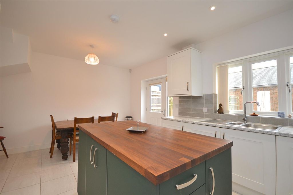 Property photo 3 of 15 2 (9).Png