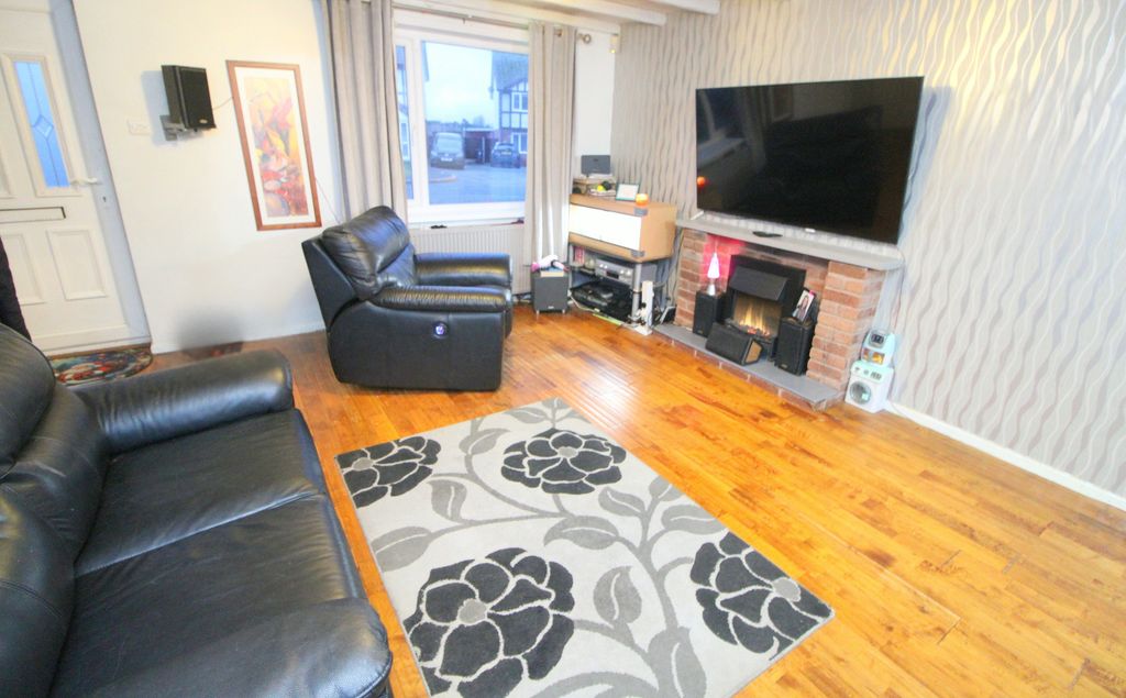 Property photo 3 of 19