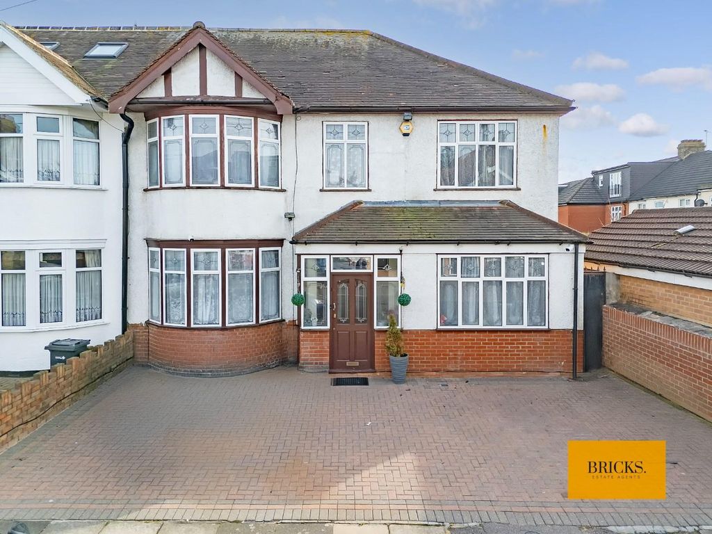 Property photo 1 of 32