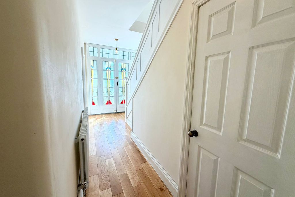 Property photo 3 of 47