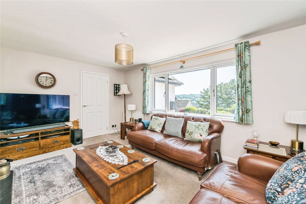 Property photo 2 of 17 Picture No. 35