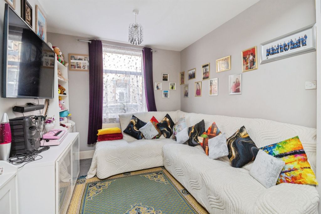 Property photo 3 of 23