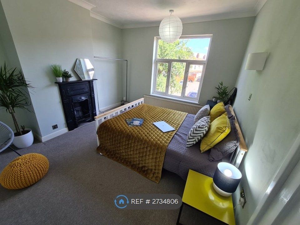 Property photo 1 of 9 Upstairs Front Dbl Room