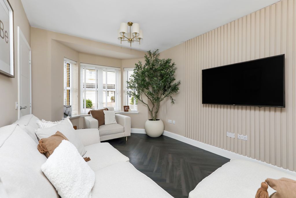 Property photo 2 of 28 Property Image 2