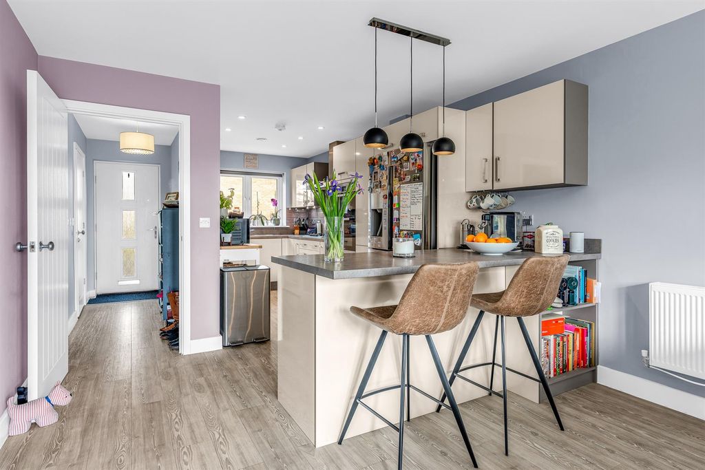 Property photo 3 of 26 Internal-25.Jpg