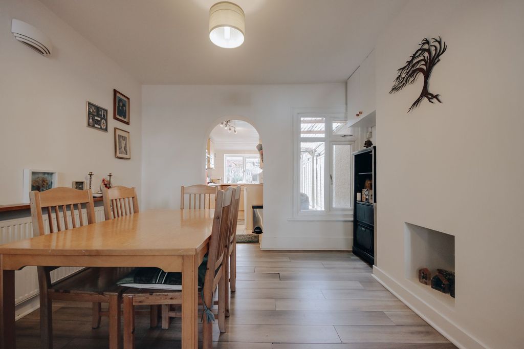 Property photo 3 of 9 Dining Area