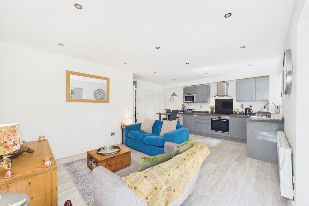 Property photo 3 of 7 Picture No. 07