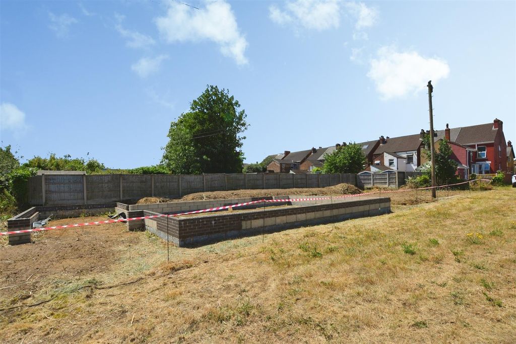 Property photo 2 of 3 Plot