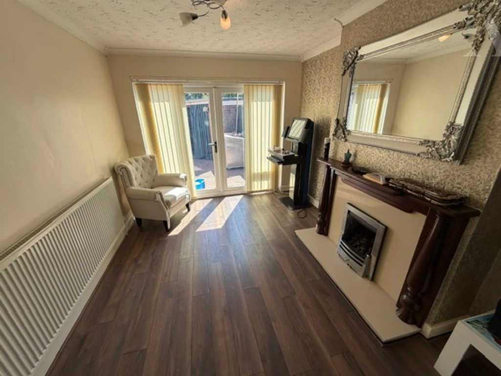 Property photo 3 of 18 40 Fowey Road Through Lounge. x 2.Jpeg