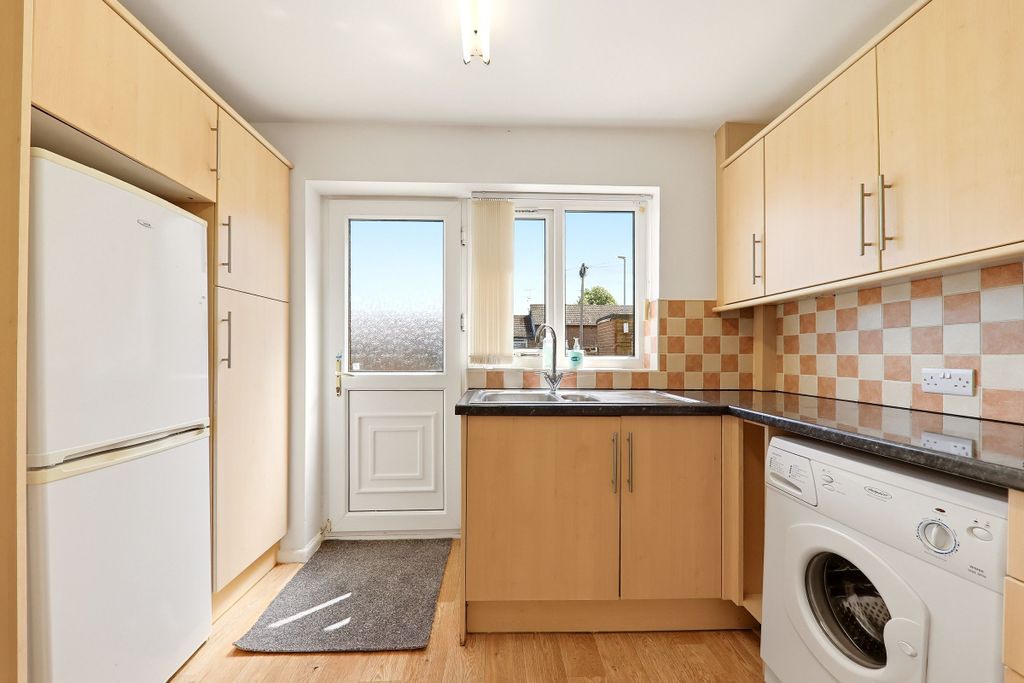 Property photo 3 of 21