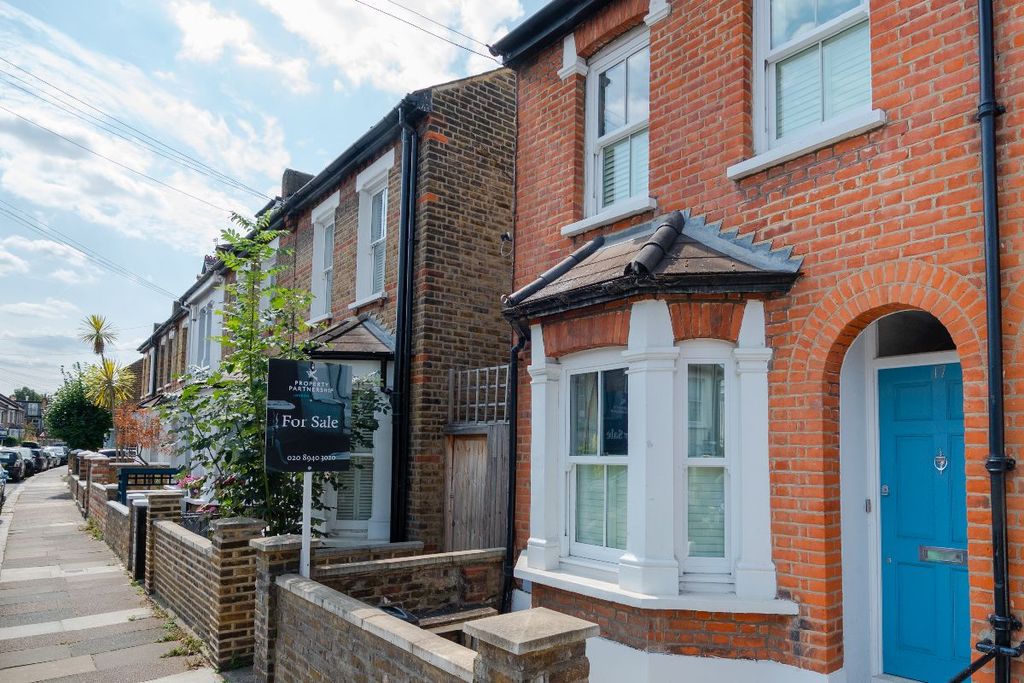 Property photo 1 of 28