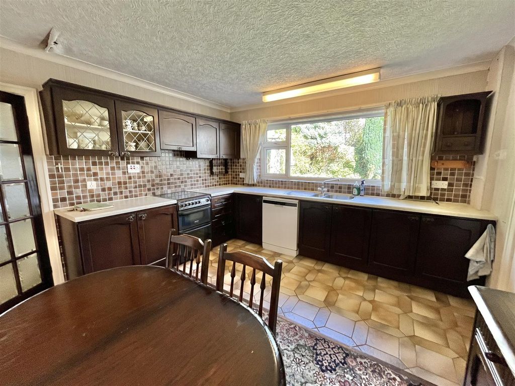 Additional image 6 of 3 bed detached bungalow for saleElm Grove, Glossop SK13