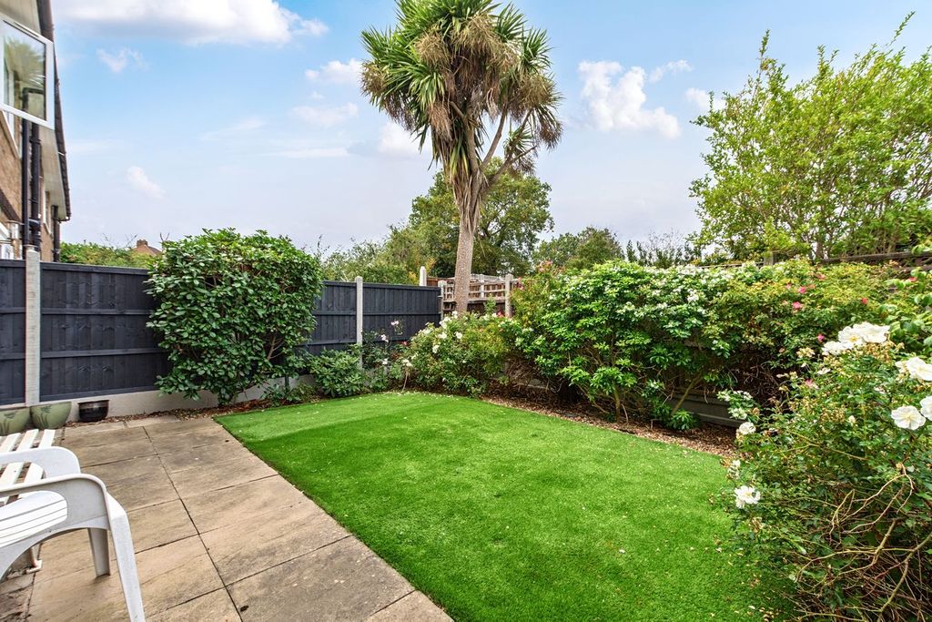 Property photo 2 of 10