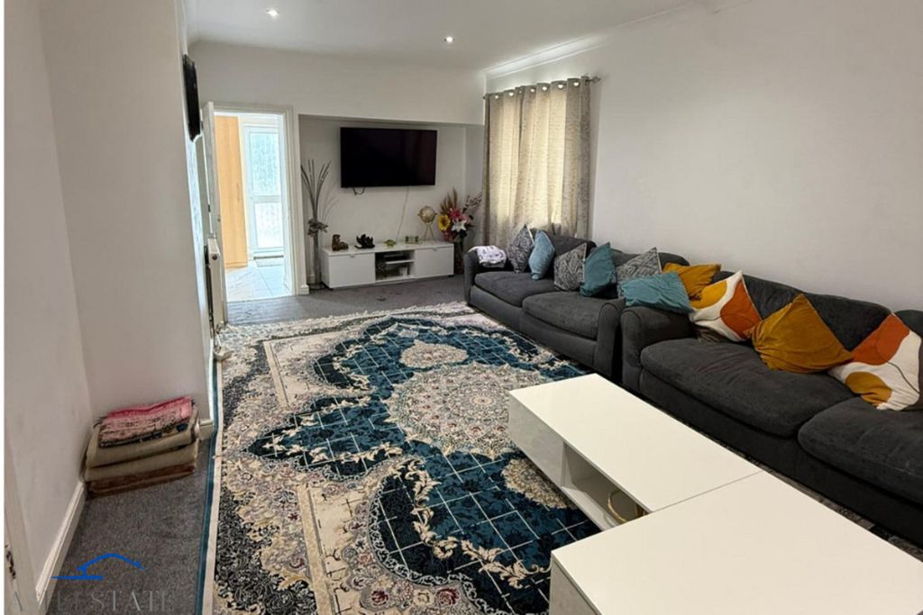 Property photo 3 of 16