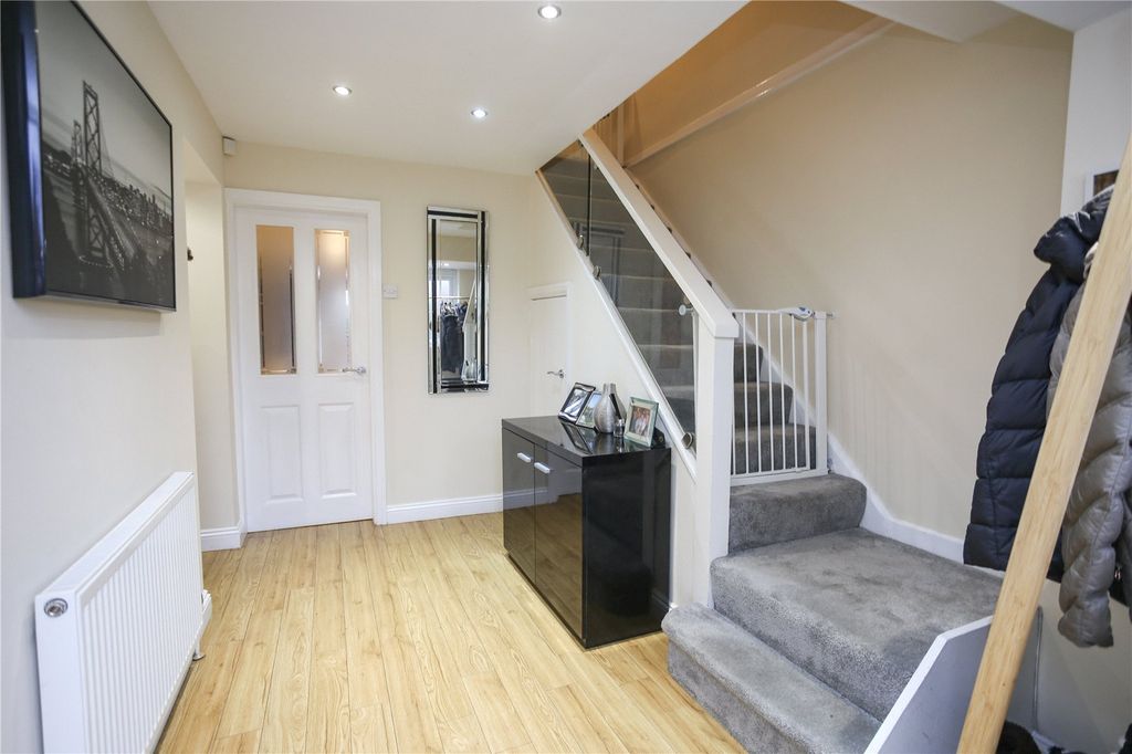 Property photo 2 of 18 Picture No. 14