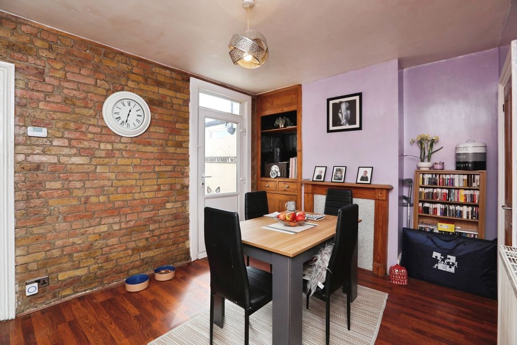 Property photo 2 of 18 Pbox-Img.Jpg