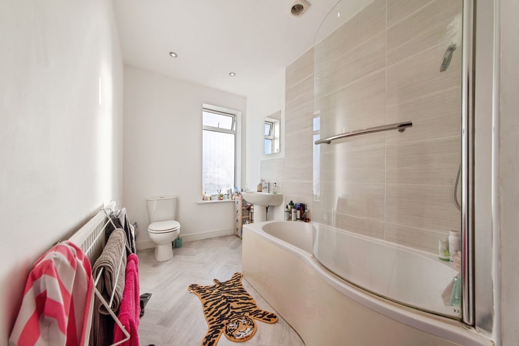 Property photo 2 of 10 Pbox-Img.Jpg